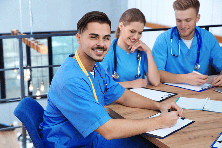 How Do Online Nursing Students Complete Clinicals?